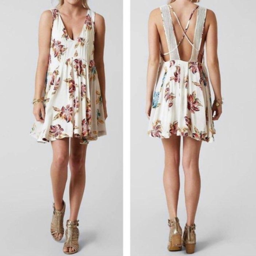 FREE PEOPLE Thought I was dreaming mini dress Floral  size medium